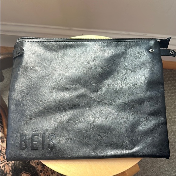 BEIS Handbags - BEIS Black Clutch Bag